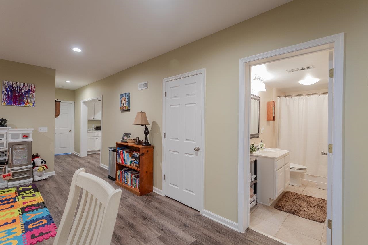 322 MELVIN CIR, BRIDGEWATER, Virginia 22812, 4 Bedrooms Bedrooms, ,3 BathroomsBathrooms,Residential,322 MELVIN CIR,678902 MLS # 678902