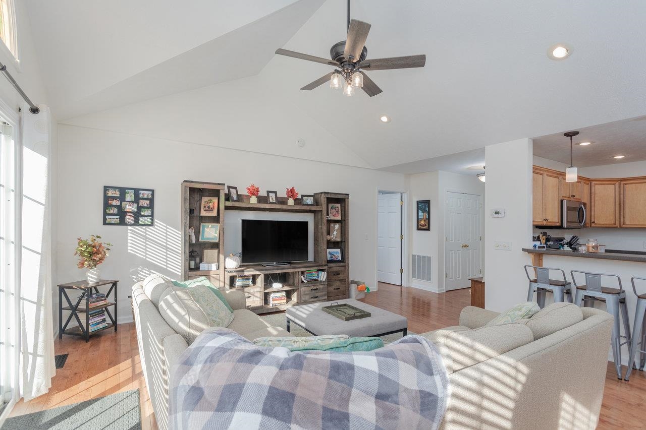 322 MELVIN CIR, BRIDGEWATER, Virginia 22812, 4 Bedrooms Bedrooms, ,3 BathroomsBathrooms,Residential,322 MELVIN CIR,678902 MLS # 678902