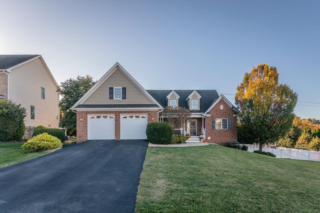 322 MELVIN CIR, BRIDGEWATER, Virginia 22812, 4 Bedrooms Bedrooms, ,3 BathroomsBathrooms,Residential,322 MELVIN CIR,678902 MLS # 678902