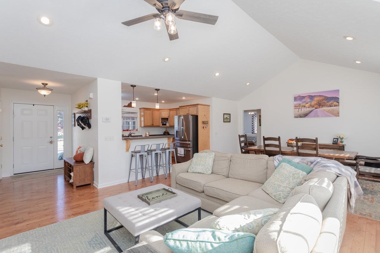 322 MELVIN CIR, BRIDGEWATER, Virginia 22812, 4 Bedrooms Bedrooms, ,3 BathroomsBathrooms,Residential,322 MELVIN CIR,678902 MLS # 678902