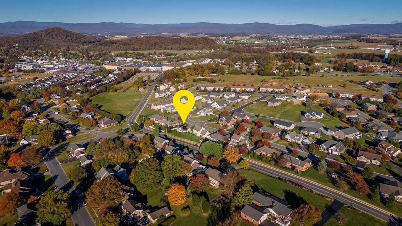322 MELVIN CIR, BRIDGEWATER, Virginia 22812, 4 Bedrooms Bedrooms, ,3 BathroomsBathrooms,Residential,322 MELVIN CIR,678902 MLS # 678902