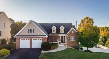 322 MELVIN CIR, BRIDGEWATER, Virginia 22812, 4 Bedrooms Bedrooms, ,3 BathroomsBathrooms,Residential,322 MELVIN CIR,678902 MLS # 678902
