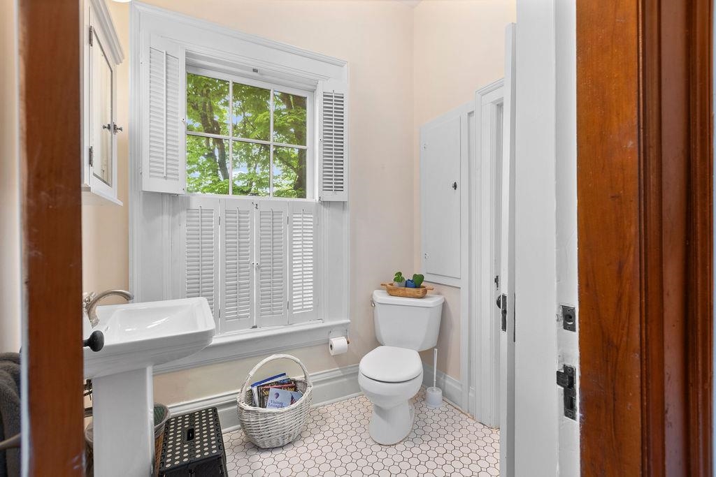 505 JACKSON AVE, LEXINGTON, Virginia 24450, 5 Bedrooms Bedrooms, ,4 BathroomsBathrooms,Residential,505 Jackson,505 JACKSON AVE,678903 MLS # 678903