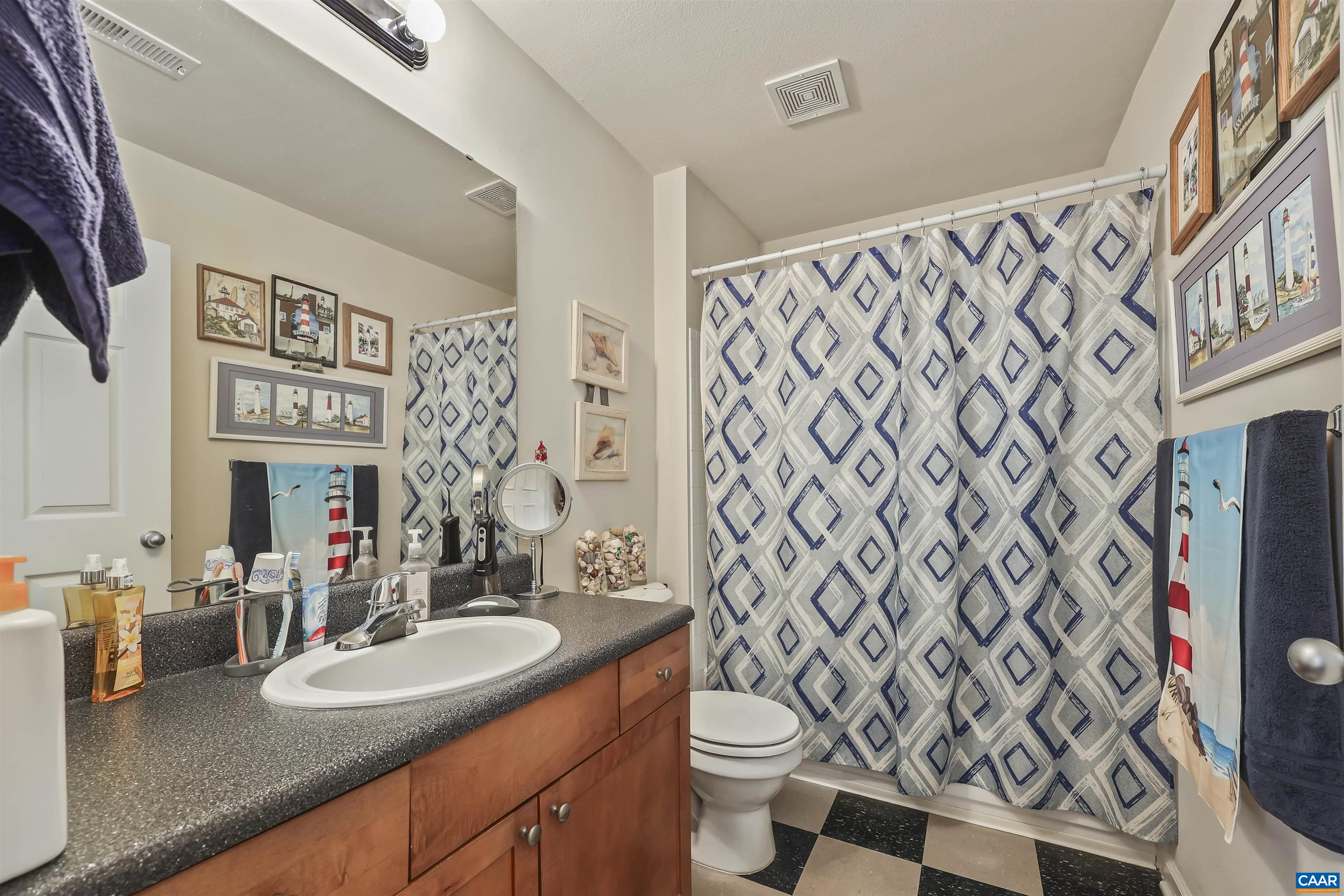 237 YELLOWSTONE DR, CHARLOTTESVILLE, Virginia 22903, 2 Bedrooms Bedrooms, ,2 BathroomsBathrooms,Residential,237 YELLOWSTONE DR,678904 MLS # 678904