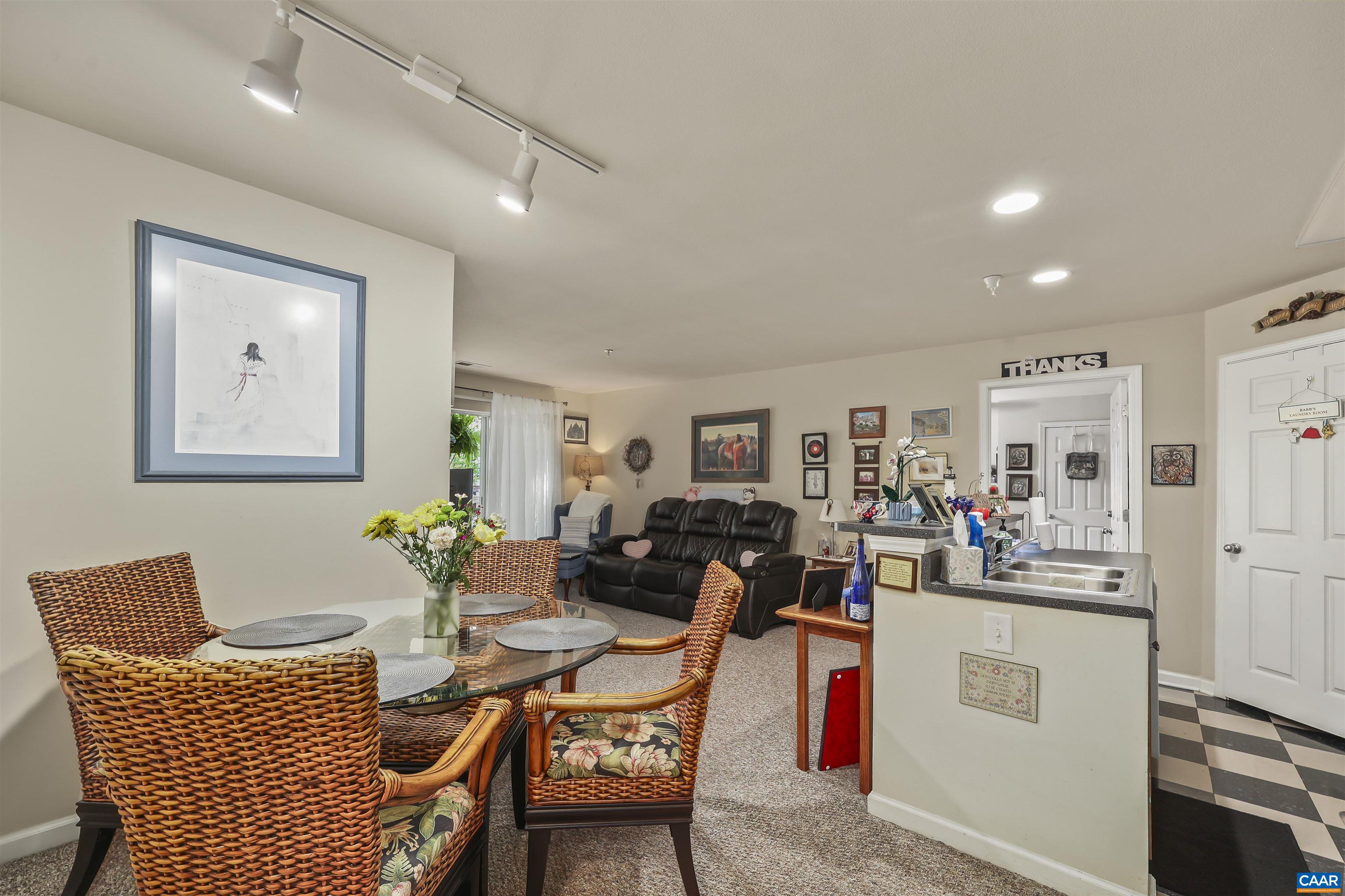 237 YELLOWSTONE DR, CHARLOTTESVILLE, Virginia 22903, 2 Bedrooms Bedrooms, ,2 BathroomsBathrooms,Residential,237 YELLOWSTONE DR,678904 MLS # 678904
