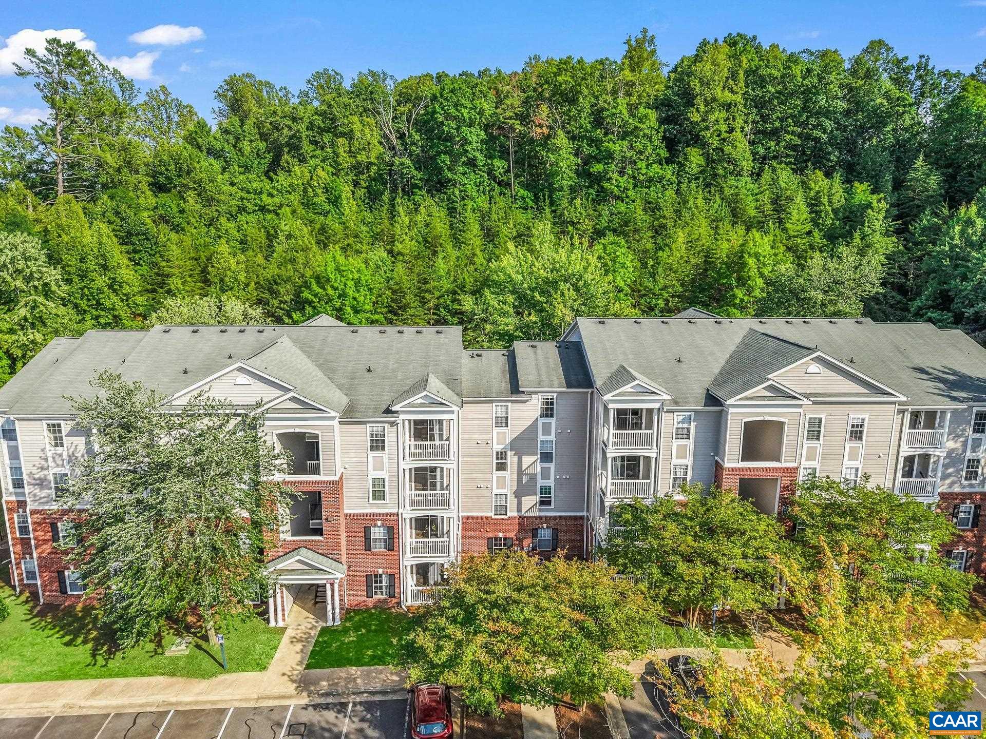 237 YELLOWSTONE DR, CHARLOTTESVILLE, Virginia 22903, 2 Bedrooms Bedrooms, ,2 BathroomsBathrooms,Residential,237 YELLOWSTONE DR,678904 MLS # 678904