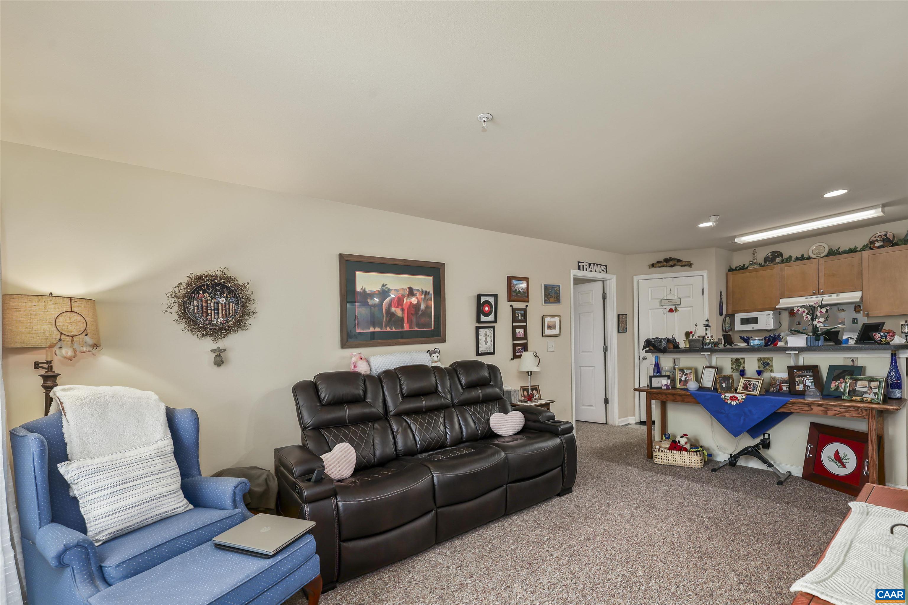 237 YELLOWSTONE DR, CHARLOTTESVILLE, Virginia 22903, 2 Bedrooms Bedrooms, ,2 BathroomsBathrooms,Residential,237 YELLOWSTONE DR,678904 MLS # 678904