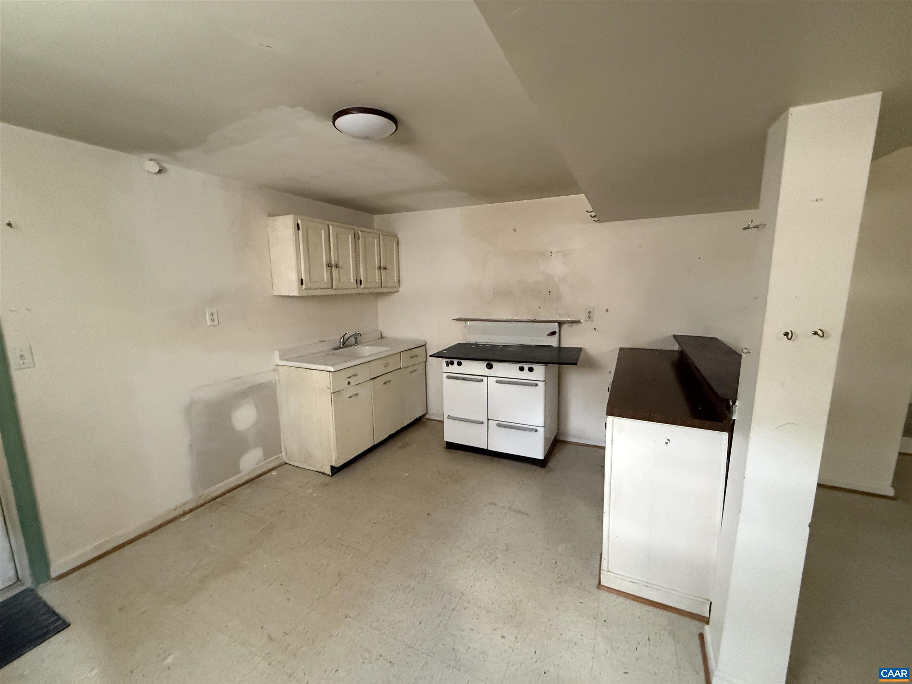 913 DRUID AVE, CHARLOTTESVILLE, Virginia 22902, 5 Bedrooms Bedrooms, ,2 BathroomsBathrooms,Residential,913 DRUID AVE,678907 MLS # 678907