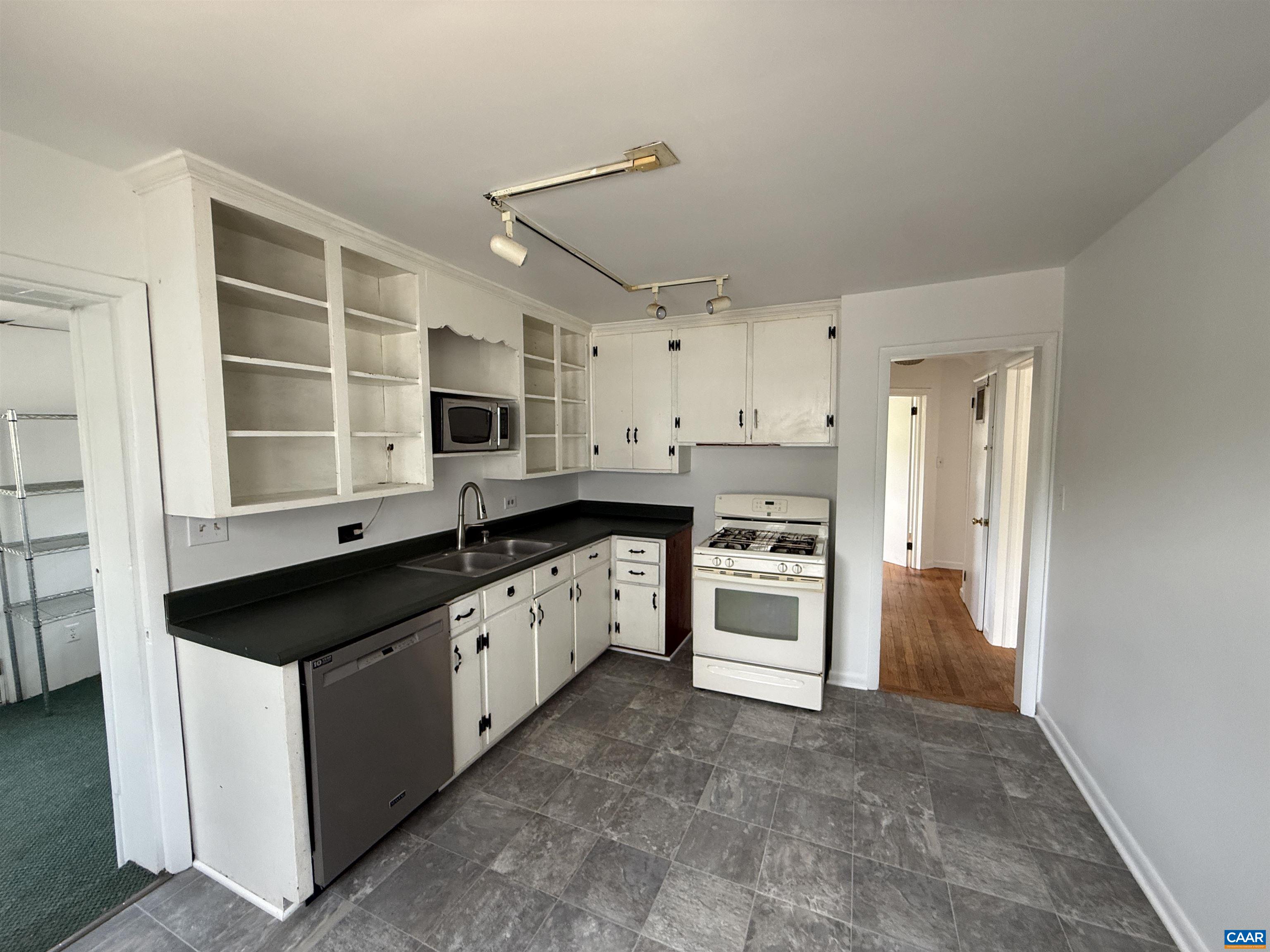 913 DRUID AVE, CHARLOTTESVILLE, Virginia 22902, 5 Bedrooms Bedrooms, ,2 BathroomsBathrooms,Residential,913 DRUID AVE,678907 MLS # 678907