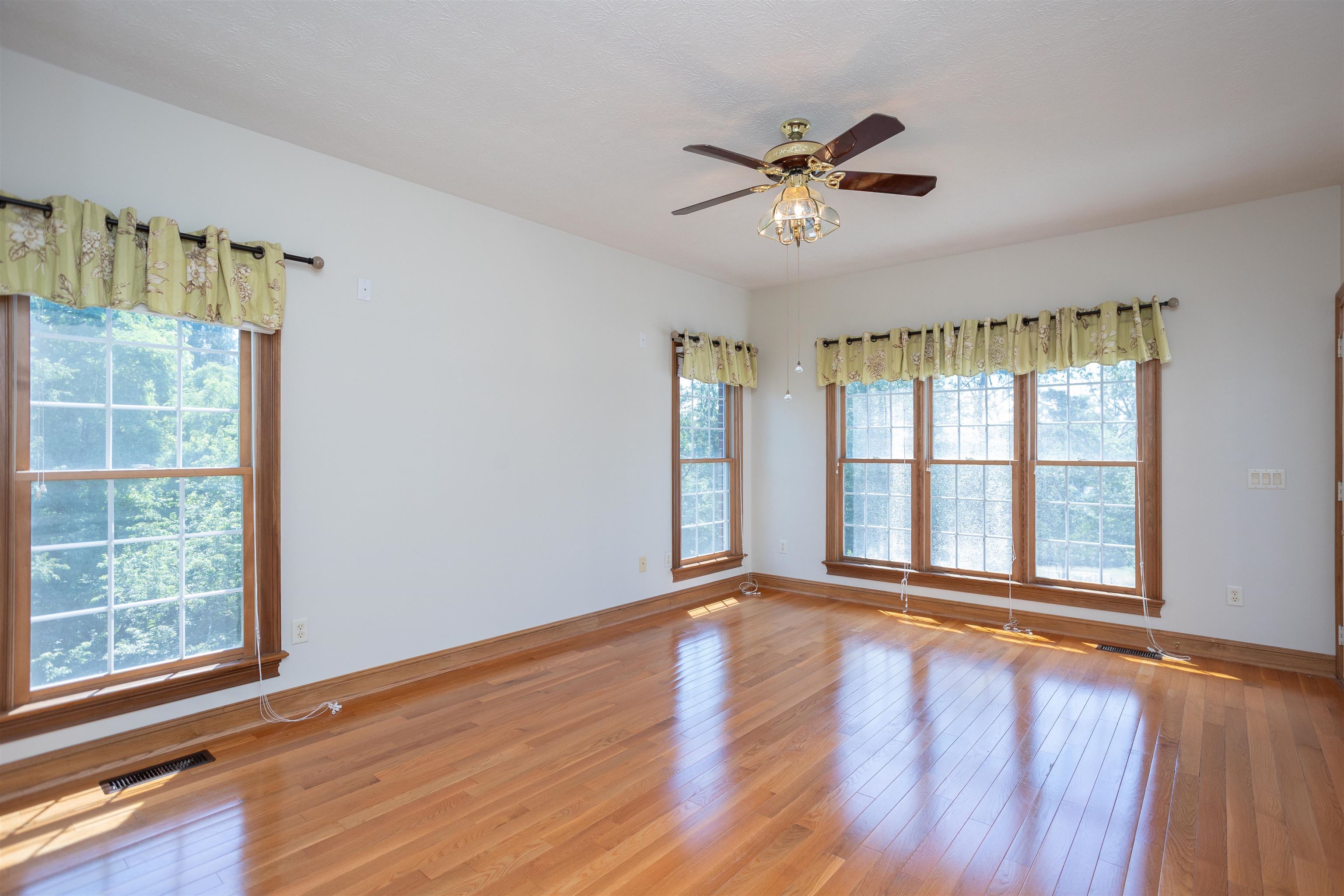 1530 BLUEWATER RD, ROCKINGHAM, Virginia 22801, 5 Bedrooms Bedrooms, ,4 BathroomsBathrooms,Residential,1530 BLUEWATER RD,678909 MLS # 678909