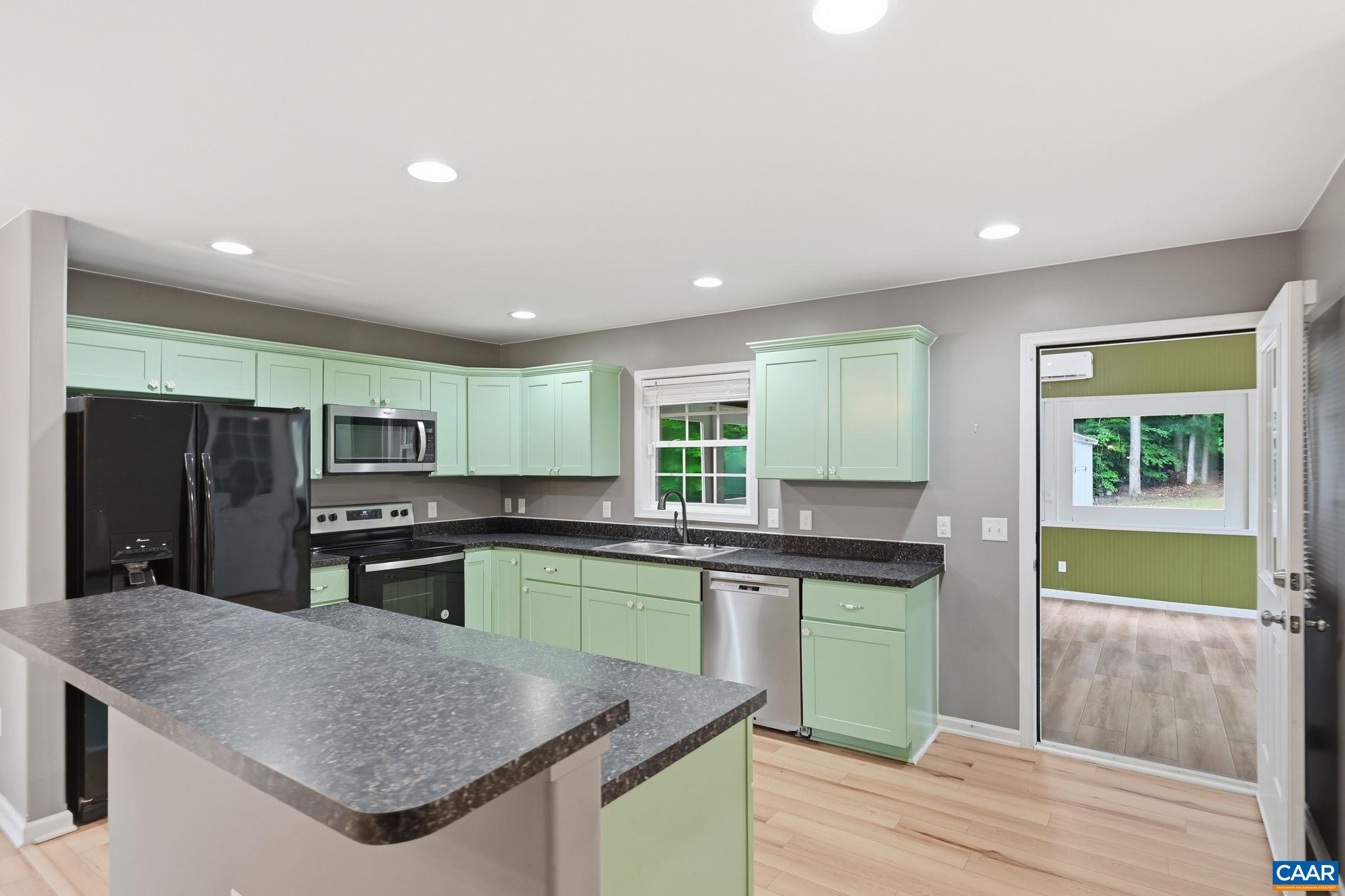 20 BOULDER SPRINGS LN, LOUISA, Virginia 23093, 5 Bedrooms Bedrooms, ,3 BathroomsBathrooms,Residential,20 BOULDER SPRINGS LN,678919 MLS # 678919