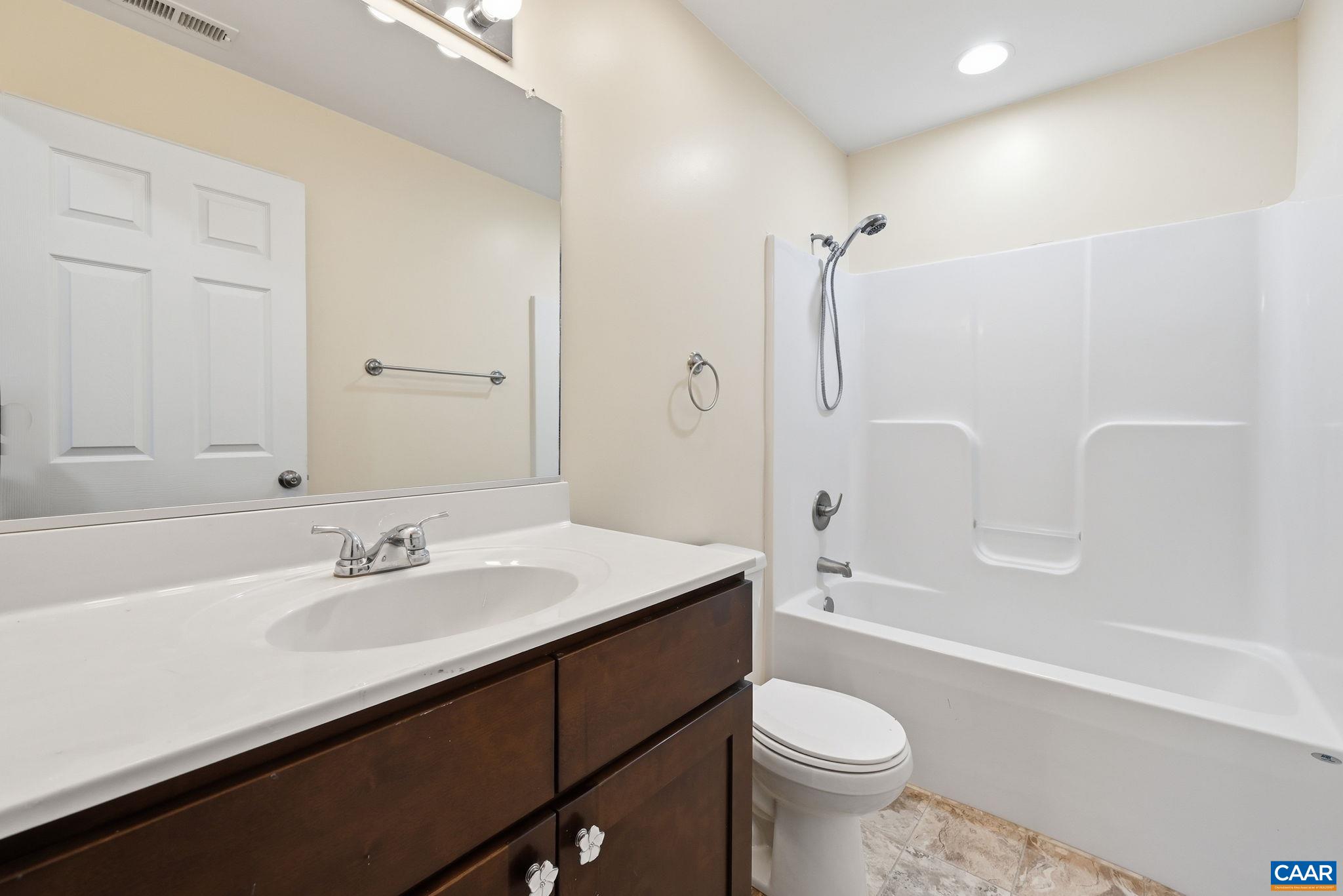 20 BOULDER SPRINGS LN, LOUISA, Virginia 23093, 5 Bedrooms Bedrooms, ,3 BathroomsBathrooms,Residential,20 BOULDER SPRINGS LN,678919 MLS # 678919