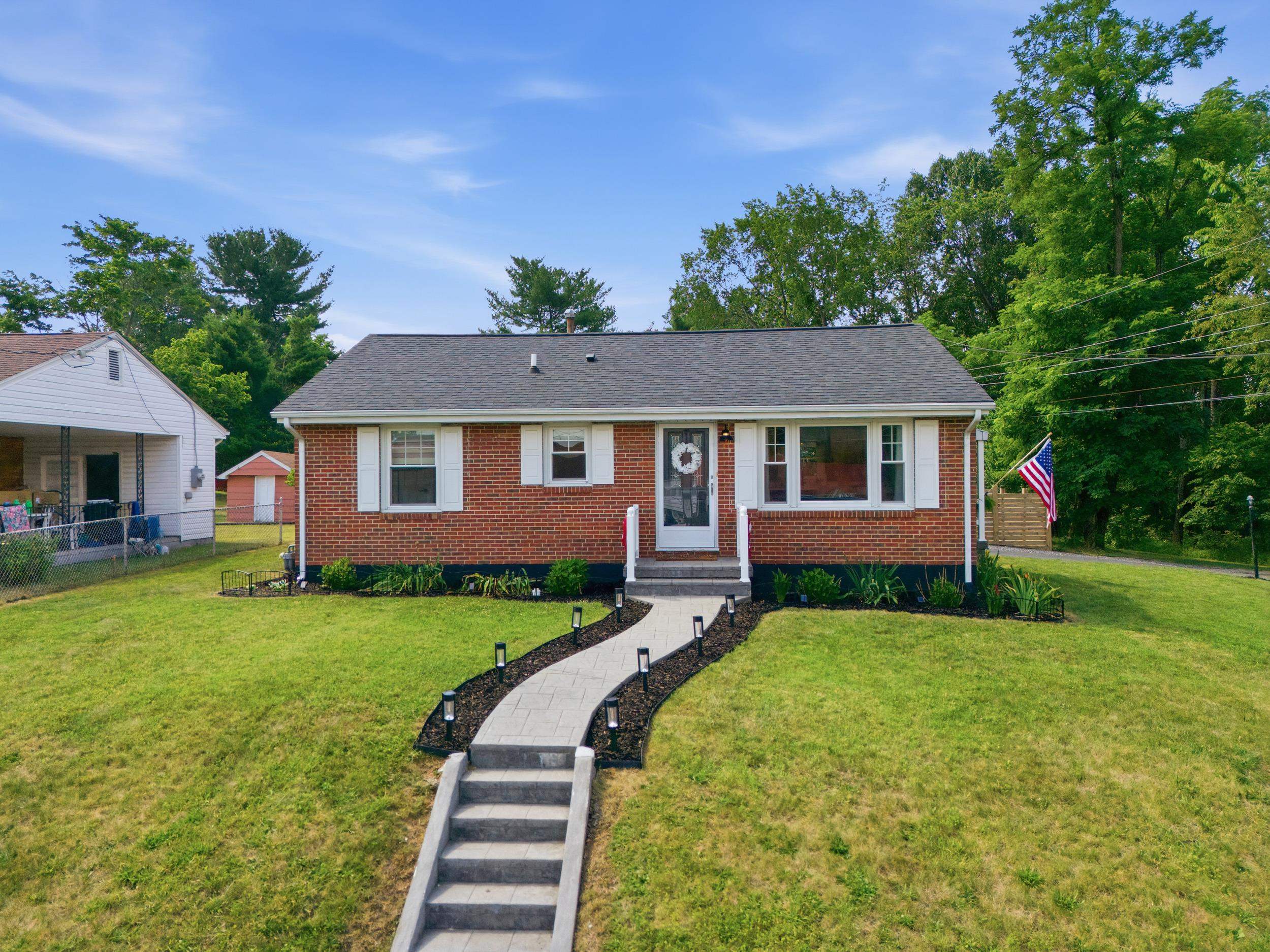 2412 PARK HILL RD, STAUNTON, Virginia 24401, 3 Bedrooms Bedrooms, ,2 BathroomsBathrooms,Residential,2412 PARK HILL RD,678920 MLS # 678920