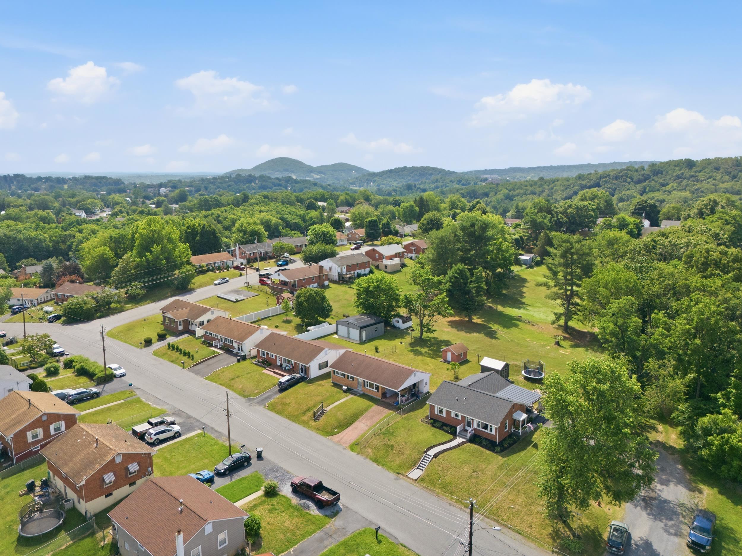 2412 PARK HILL RD, STAUNTON, Virginia 24401, 3 Bedrooms Bedrooms, ,2 BathroomsBathrooms,Residential,2412 PARK HILL RD,678920 MLS # 678920
