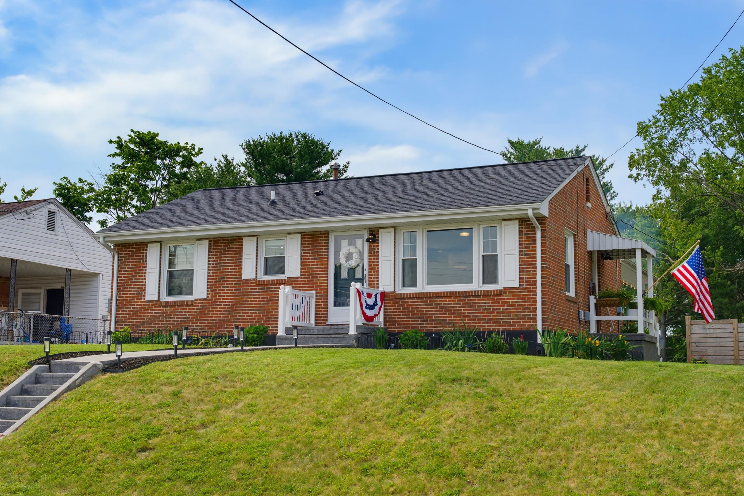 2412 PARK HILL RD, STAUNTON, Virginia 24401, 3 Bedrooms Bedrooms, ,2 BathroomsBathrooms,Residential,2412 PARK HILL RD,678920 MLS # 678920