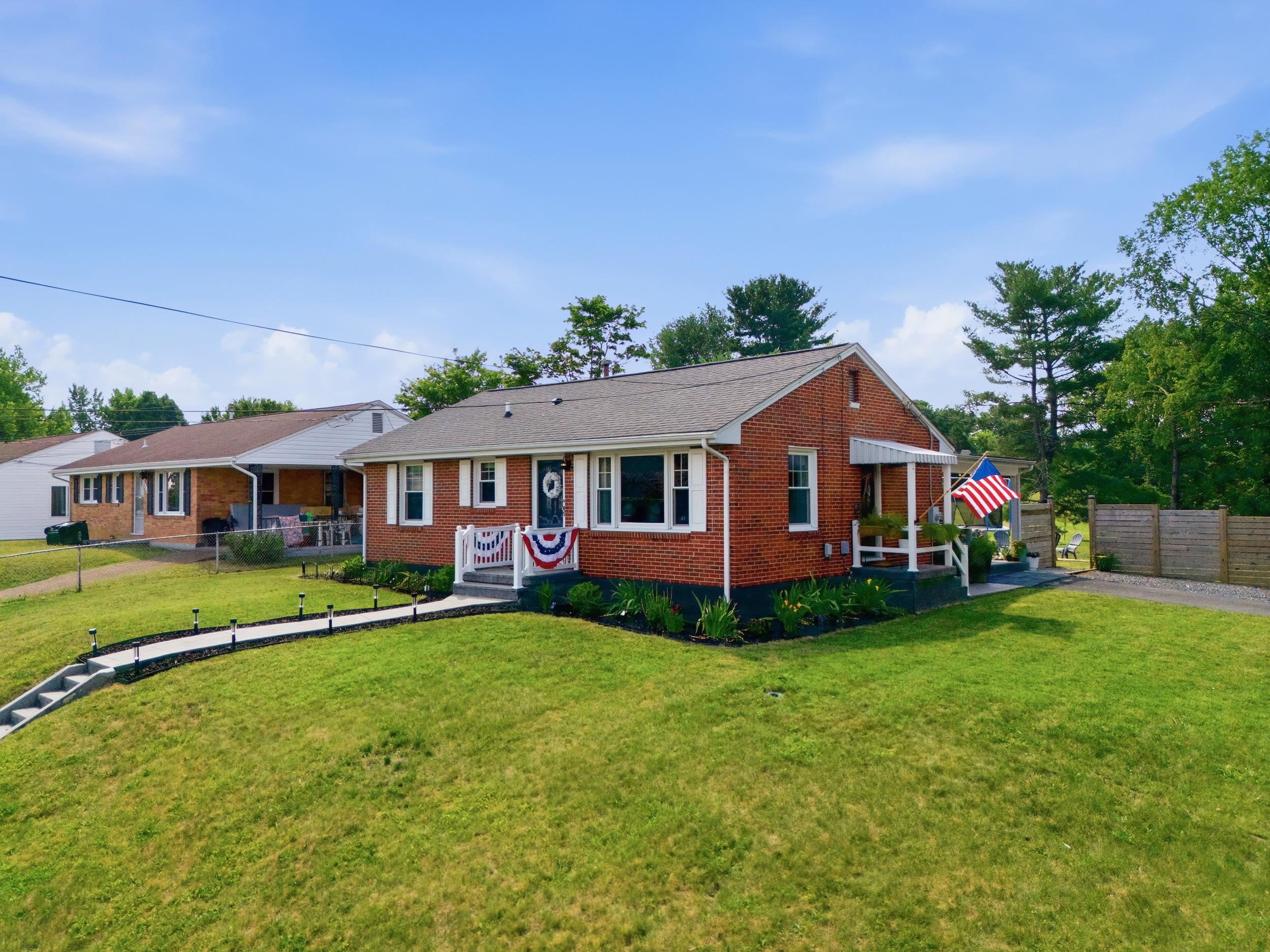 2412 PARK HILL RD, STAUNTON, Virginia 24401, 3 Bedrooms Bedrooms, ,2 BathroomsBathrooms,Residential,2412 PARK HILL RD,678920 MLS # 678920