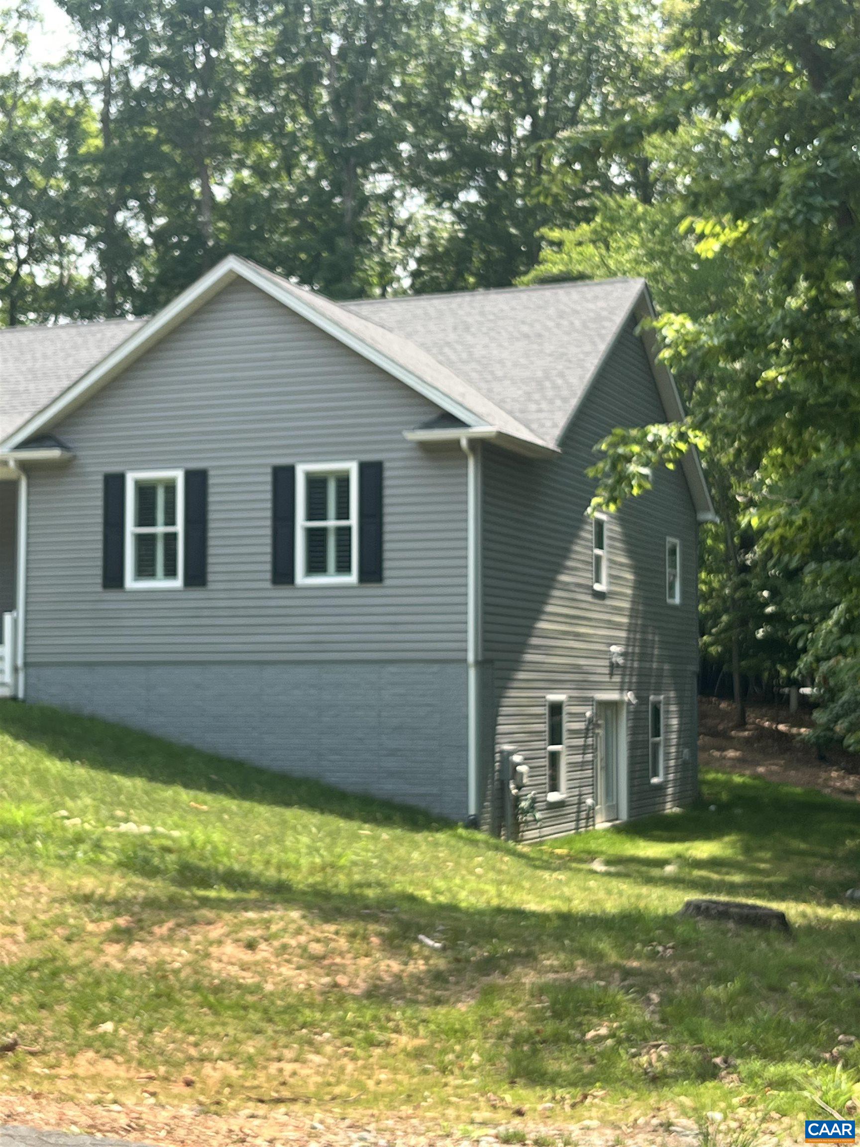 1524 sq. finished lower level  full kitchen  all appliances  huge great rm. king master suite washer dryer