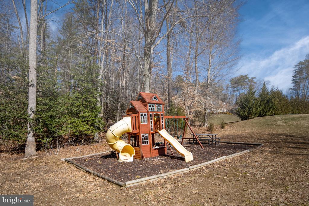 12500 WYE OAKS LN, FREDERICKSBURG, Virginia 22407, 6 Bedrooms Bedrooms, ,5 BathroomsBathrooms,Residential,12500 WYE OAKS LN,VASP2039444 MLS # VASP2039444