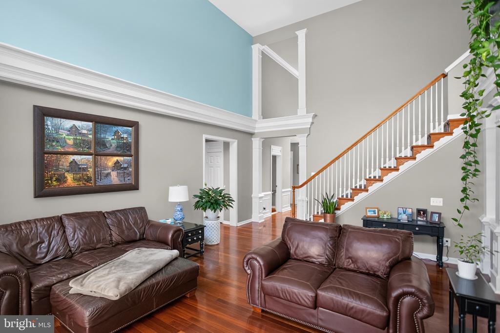 6442 WHITES MILL LN, WARRENTON, Virginia 20187, 5 Bedrooms Bedrooms, ,4 BathroomsBathrooms,Residential,6442 WHITES MILL LN,VAFQ2022682 MLS # VAFQ2022682