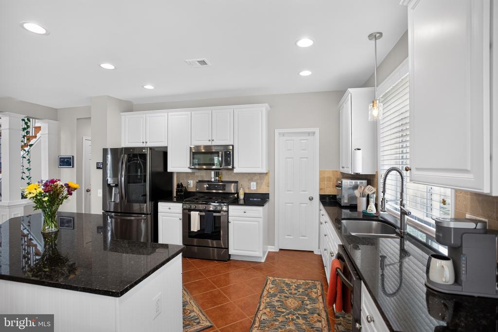 6442 WHITES MILL LN, WARRENTON, Virginia 20187, 5 Bedrooms Bedrooms, ,4 BathroomsBathrooms,Residential,6442 WHITES MILL LN,VAFQ2022682 MLS # VAFQ2022682