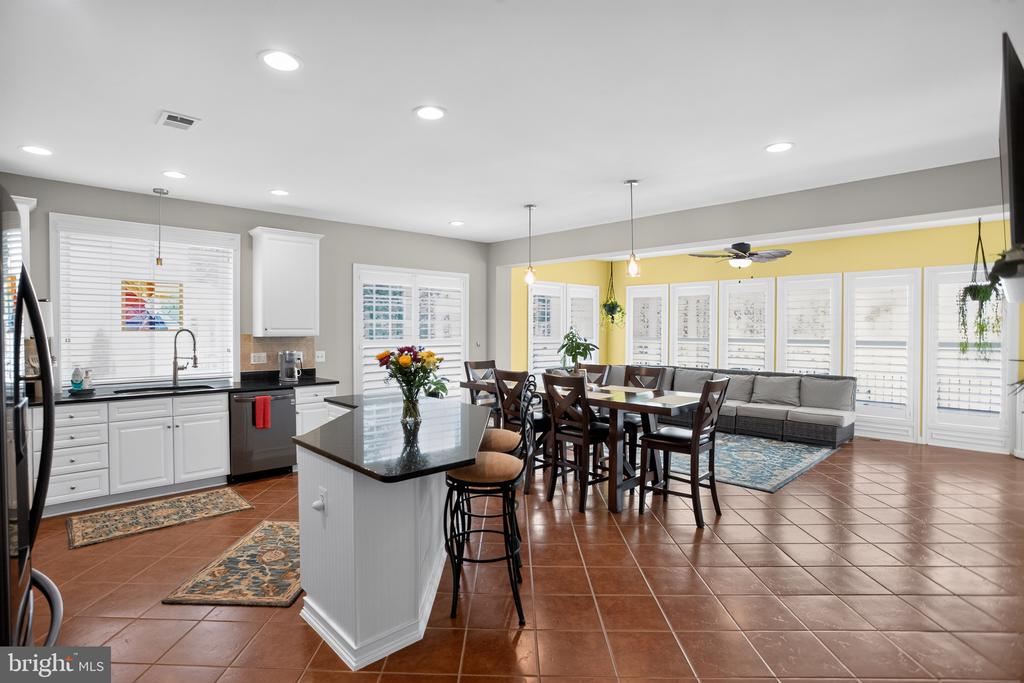 6442 WHITES MILL LN, WARRENTON, Virginia 20187, 5 Bedrooms Bedrooms, ,4 BathroomsBathrooms,Residential,6442 WHITES MILL LN,VAFQ2022682 MLS # VAFQ2022682