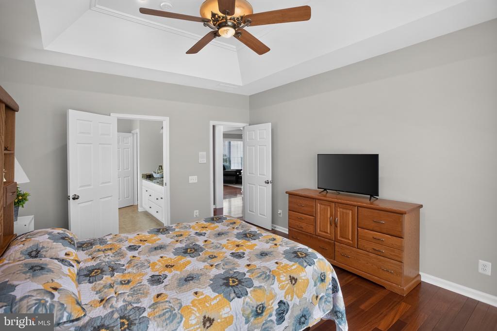 6442 WHITES MILL LN, WARRENTON, Virginia 20187, 5 Bedrooms Bedrooms, ,4 BathroomsBathrooms,Residential,6442 WHITES MILL LN,VAFQ2022682 MLS # VAFQ2022682