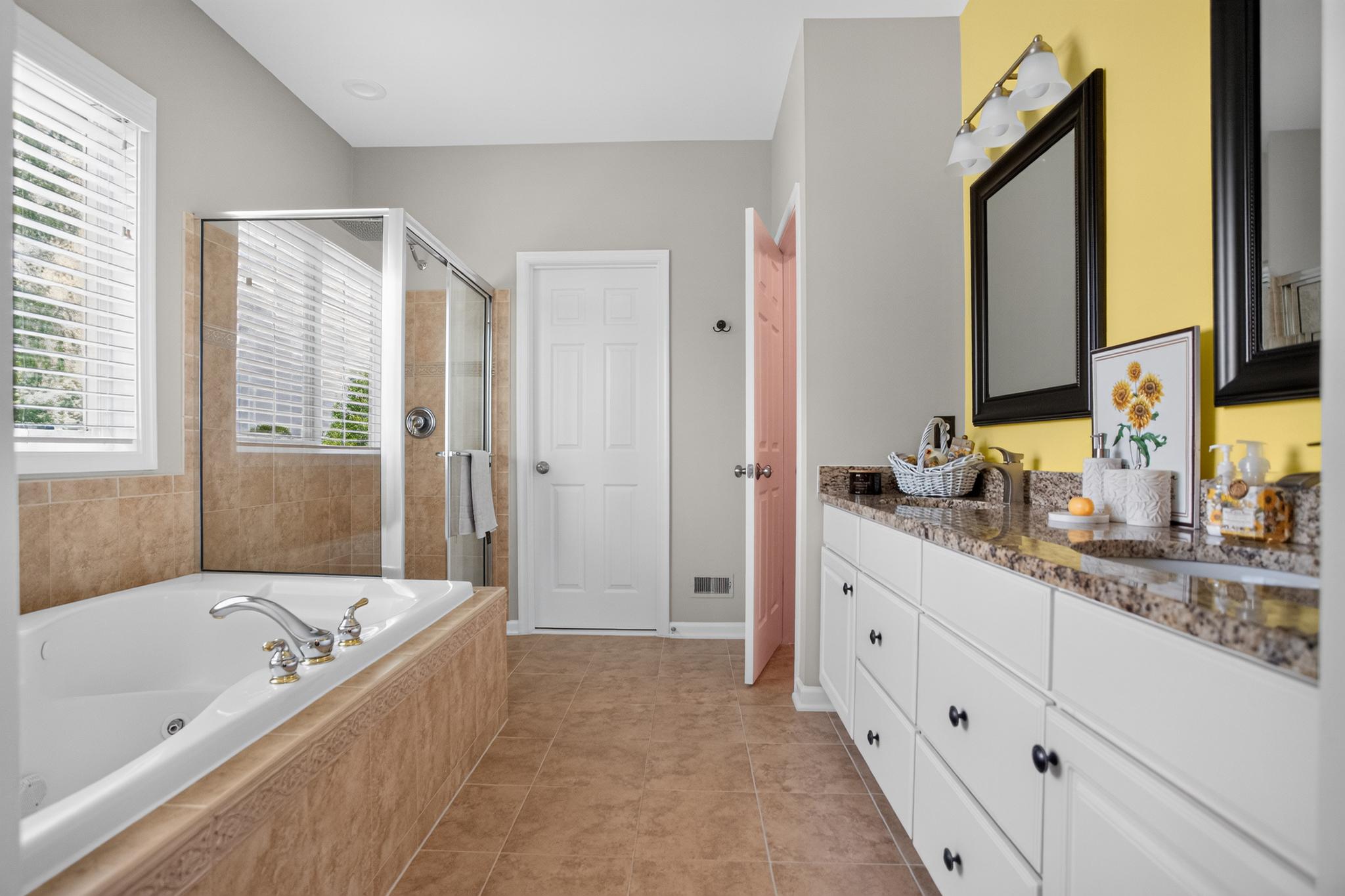 6442 WHITES MILL LN, WARRENTON, Virginia 20187, 5 Bedrooms Bedrooms, ,4 BathroomsBathrooms,Residential,6442 WHITES MILL LN,VAFQ2022682 MLS # VAFQ2022682