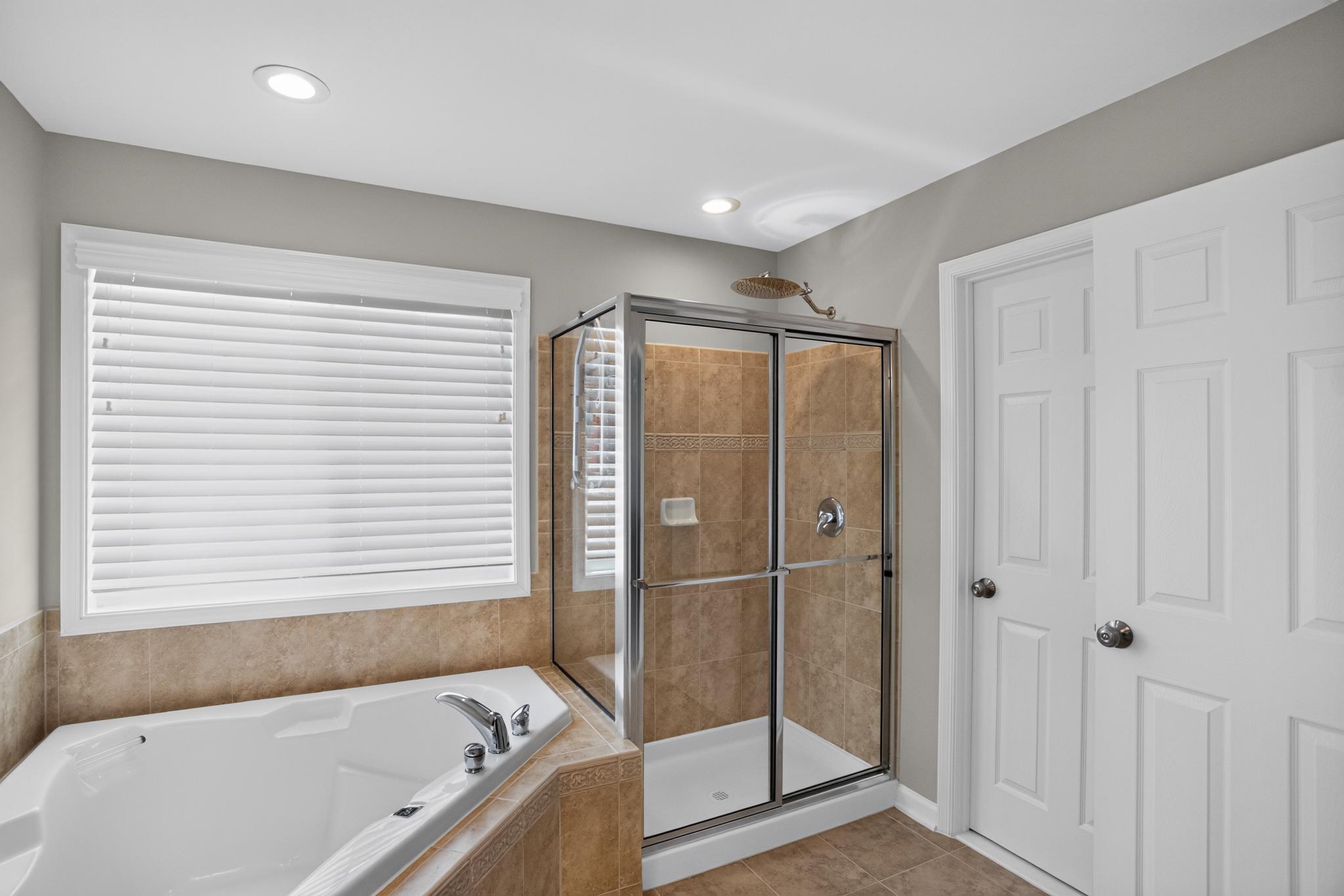 6442 WHITES MILL LN, WARRENTON, Virginia 20187, 5 Bedrooms Bedrooms, ,4 BathroomsBathrooms,Residential,6442 WHITES MILL LN,VAFQ2022682 MLS # VAFQ2022682