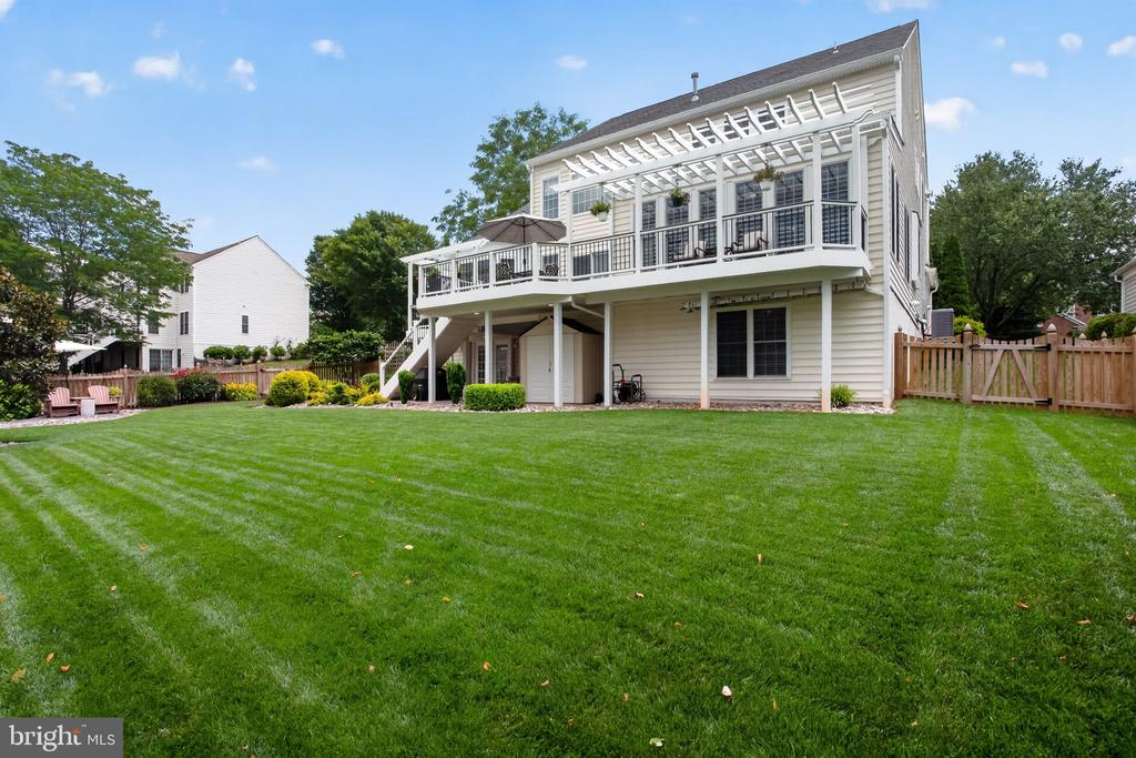 6442 WHITES MILL LN, WARRENTON, Virginia 20187, 5 Bedrooms Bedrooms, ,4 BathroomsBathrooms,Residential,6442 WHITES MILL LN,VAFQ2022682 MLS # VAFQ2022682