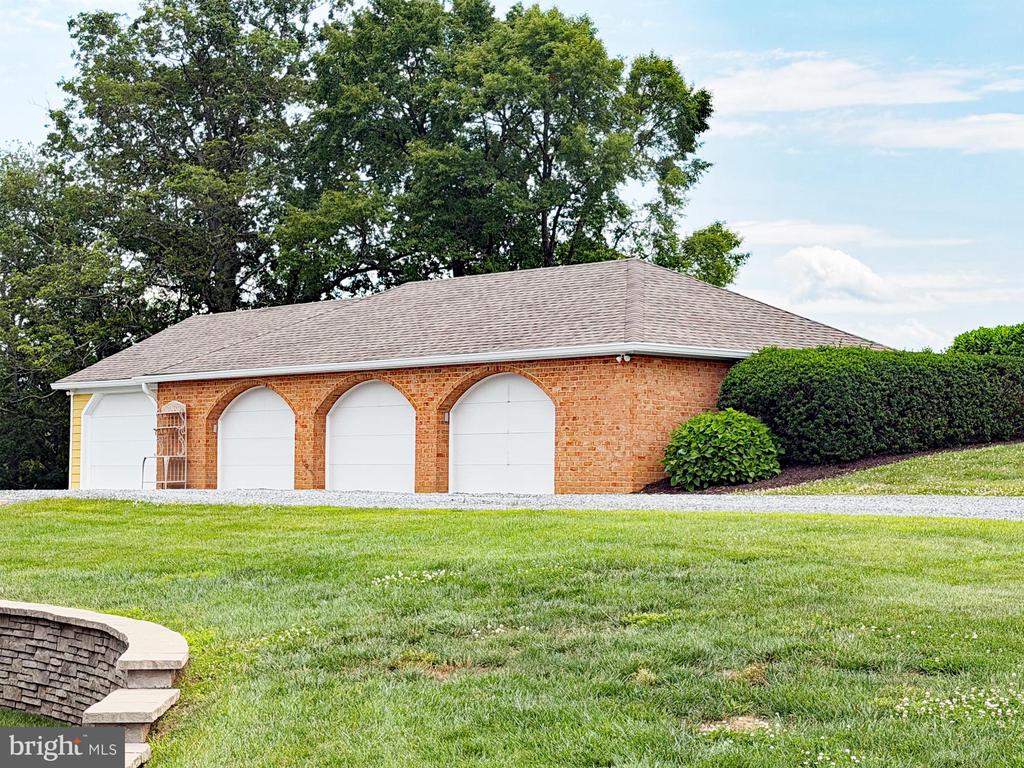10590 MOUNTAIN SHADOW LN, MARSHALL, Virginia 20115, 4 Bedrooms Bedrooms, ,5 BathroomsBathrooms,Residential,10590 MOUNTAIN SHADOW LN,VAFQ2022724 MLS # VAFQ2022724