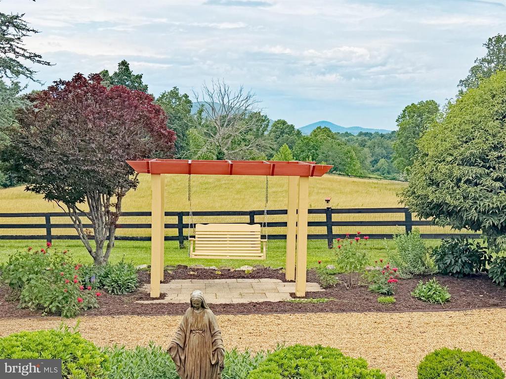 10590 MOUNTAIN SHADOW LN, MARSHALL, Virginia 20115, 4 Bedrooms Bedrooms, ,5 BathroomsBathrooms,Residential,10590 MOUNTAIN SHADOW LN,VAFQ2022724 MLS # VAFQ2022724