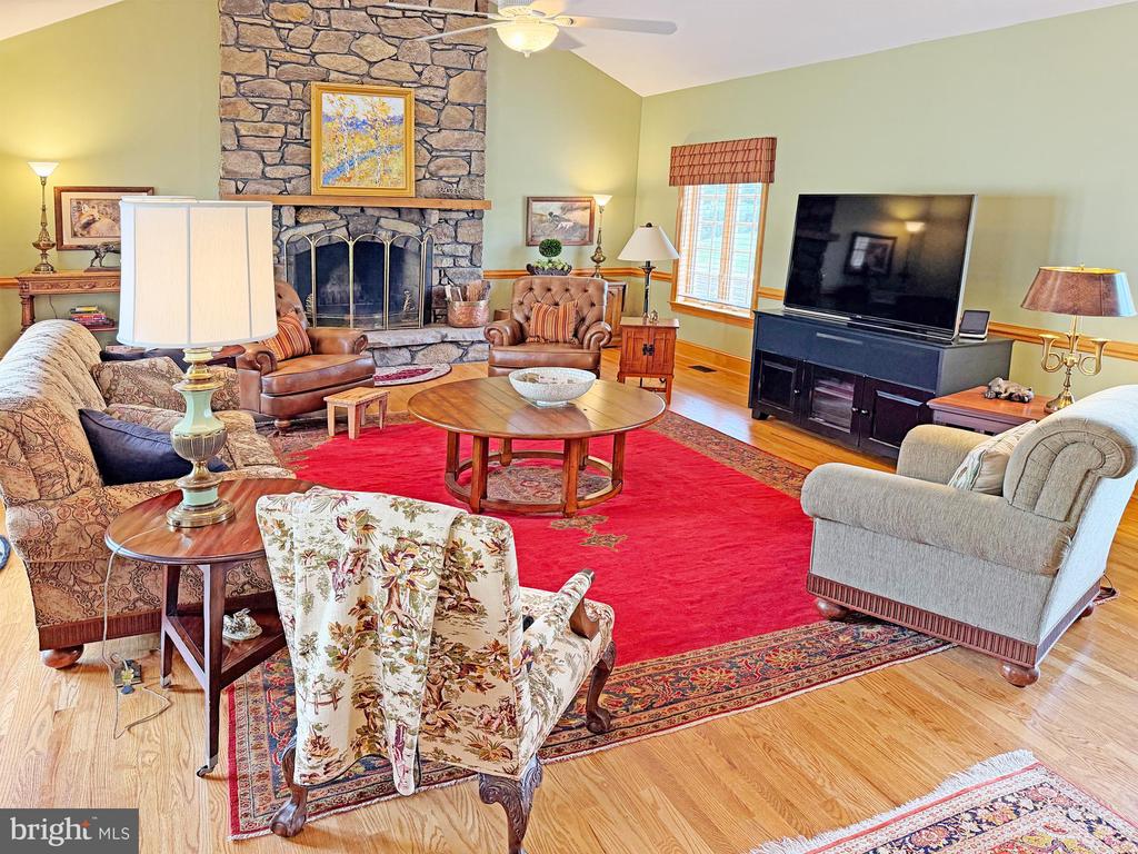 10590 MOUNTAIN SHADOW LN, MARSHALL, Virginia 20115, 4 Bedrooms Bedrooms, ,5 BathroomsBathrooms,Residential,10590 MOUNTAIN SHADOW LN,VAFQ2022724 MLS # VAFQ2022724