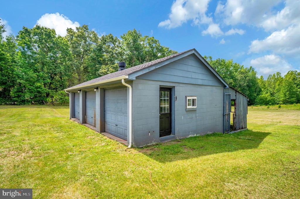 13832 POST OAK RD, SPOTSYLVANIA, Virginia 22551, 2 Bedrooms Bedrooms, ,1 BathroomBathrooms,Residential,13832 POST OAK RD,VASP2043118 MLS # VASP2043118