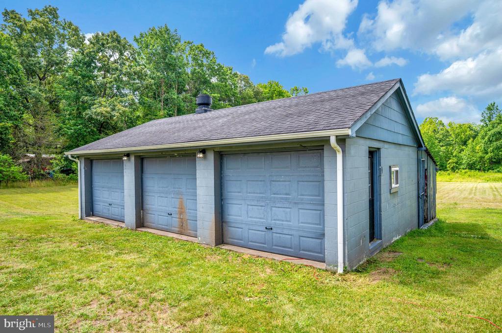 13832 POST OAK RD, SPOTSYLVANIA, Virginia 22551, 2 Bedrooms Bedrooms, ,1 BathroomBathrooms,Residential,13832 POST OAK RD,VASP2043118 MLS # VASP2043118