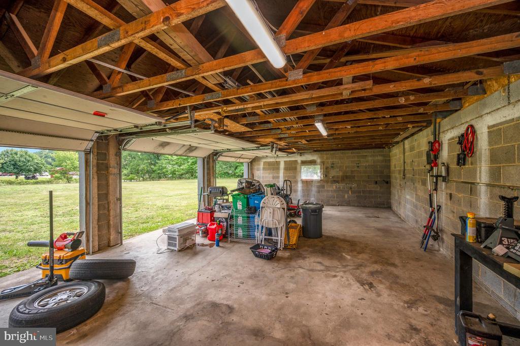 13832 POST OAK RD, SPOTSYLVANIA, Virginia 22551, 2 Bedrooms Bedrooms, ,1 BathroomBathrooms,Residential,13832 POST OAK RD,VASP2043118 MLS # VASP2043118