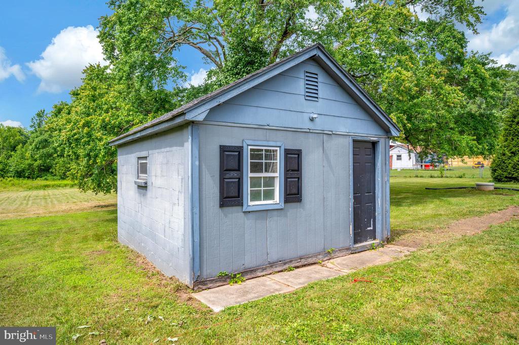 13832 POST OAK RD, SPOTSYLVANIA, Virginia 22551, 2 Bedrooms Bedrooms, ,1 BathroomBathrooms,Residential,13832 POST OAK RD,VASP2043118 MLS # VASP2043118