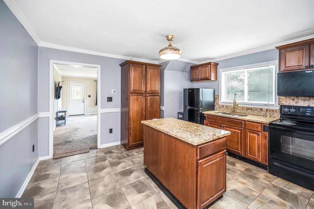 13832 POST OAK RD, SPOTSYLVANIA, Virginia 22551, 2 Bedrooms Bedrooms, ,1 BathroomBathrooms,Residential,13832 POST OAK RD,VASP2043118 MLS # VASP2043118
