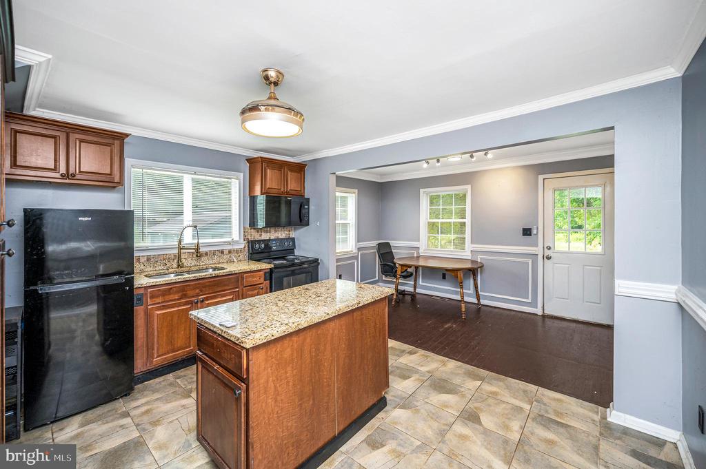 13832 POST OAK RD, SPOTSYLVANIA, Virginia 22551, 2 Bedrooms Bedrooms, ,1 BathroomBathrooms,Residential,13832 POST OAK RD,VASP2043118 MLS # VASP2043118