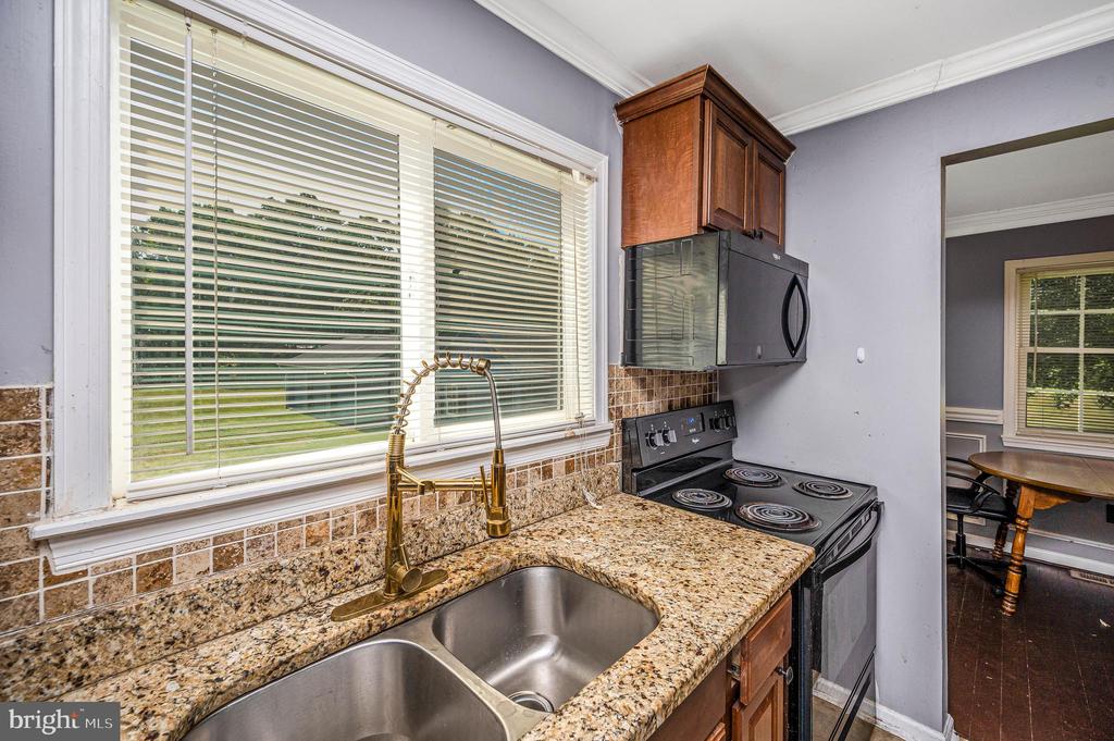 13832 POST OAK RD, SPOTSYLVANIA, Virginia 22551, 2 Bedrooms Bedrooms, ,1 BathroomBathrooms,Residential,13832 POST OAK RD,VASP2043118 MLS # VASP2043118