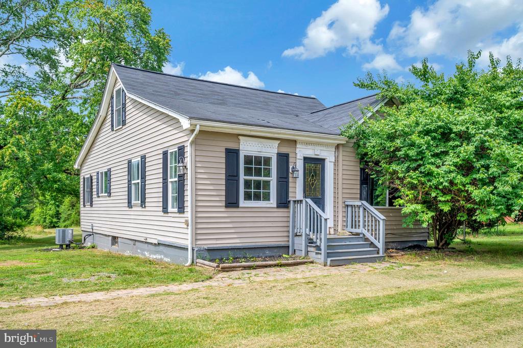 13832 POST OAK RD, SPOTSYLVANIA, Virginia 22551, 2 Bedrooms Bedrooms, ,1 BathroomBathrooms,Residential,13832 POST OAK RD,VASP2043118 MLS # VASP2043118