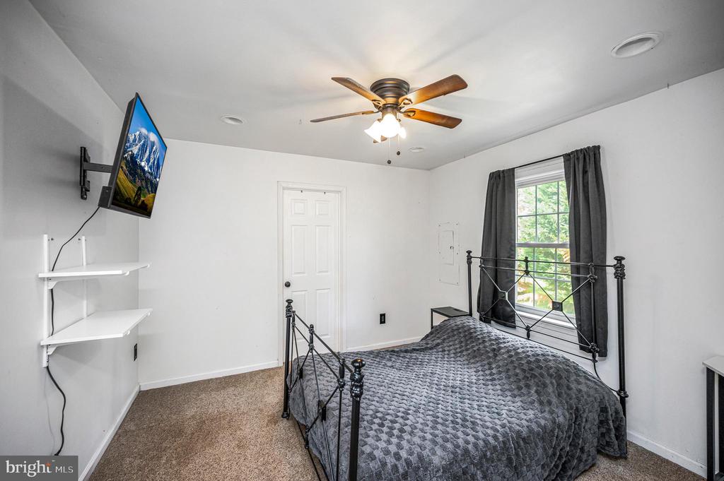 13832 POST OAK RD, SPOTSYLVANIA, Virginia 22551, 2 Bedrooms Bedrooms, ,1 BathroomBathrooms,Residential,13832 POST OAK RD,VASP2043118 MLS # VASP2043118