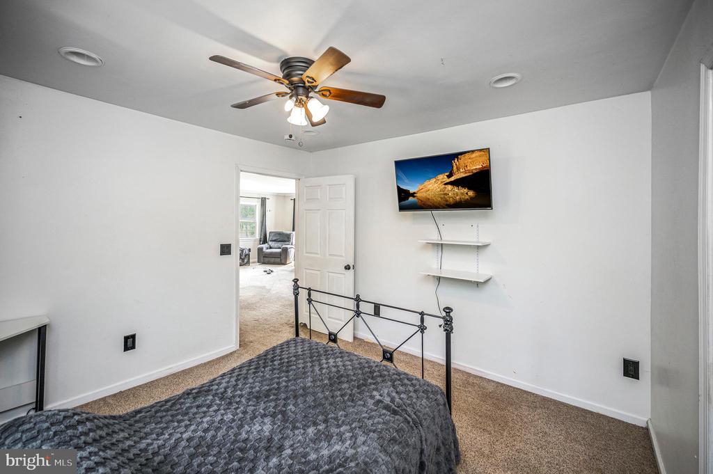 13832 POST OAK RD, SPOTSYLVANIA, Virginia 22551, 2 Bedrooms Bedrooms, ,1 BathroomBathrooms,Residential,13832 POST OAK RD,VASP2043118 MLS # VASP2043118