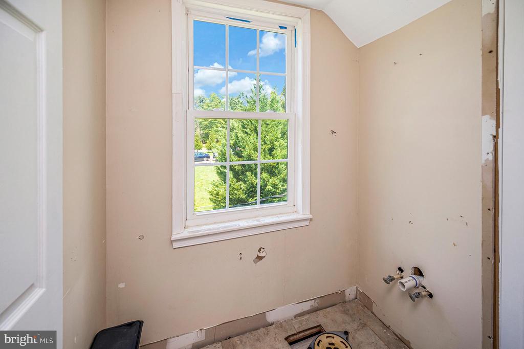 13832 POST OAK RD, SPOTSYLVANIA, Virginia 22551, 2 Bedrooms Bedrooms, ,1 BathroomBathrooms,Residential,13832 POST OAK RD,VASP2043118 MLS # VASP2043118
