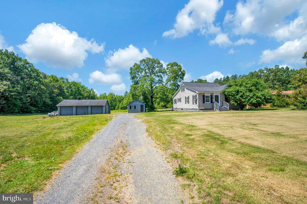 13832 POST OAK RD, SPOTSYLVANIA, Virginia 22551, 2 Bedrooms Bedrooms, ,1 BathroomBathrooms,Residential,13832 POST OAK RD,VASP2043118 MLS # VASP2043118
