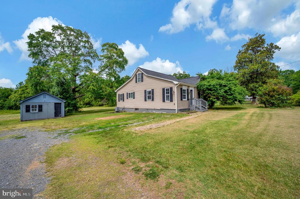 13832 POST OAK RD, SPOTSYLVANIA, Virginia 22551, 2 Bedrooms Bedrooms, ,1 BathroomBathrooms,Residential,13832 POST OAK RD,VASP2043118 MLS # VASP2043118