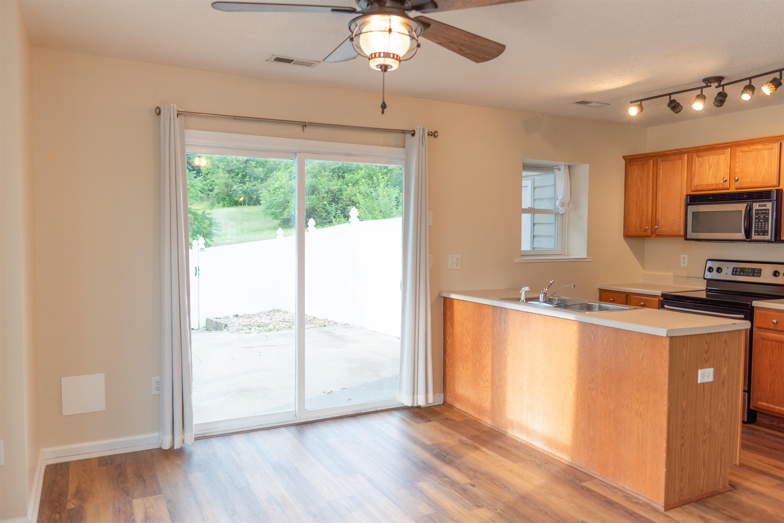 720 CAMELOT LN, HARRISONBURG, Virginia 22801, 2 Bedrooms Bedrooms, ,2 BathroomsBathrooms,Residential,720 CAMELOT LN,678923 MLS # 678923