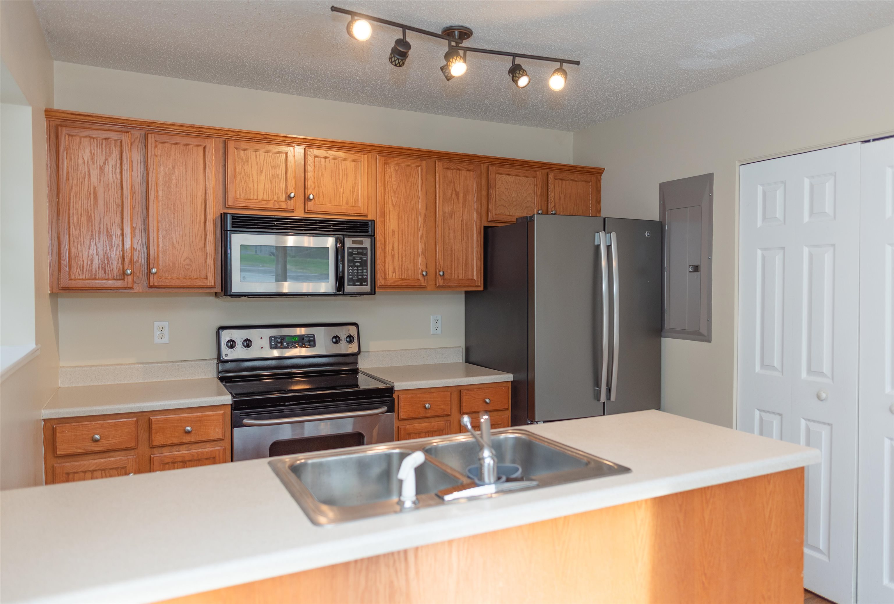 720 CAMELOT LN, HARRISONBURG, Virginia 22801, 2 Bedrooms Bedrooms, ,2 BathroomsBathrooms,Residential,720 CAMELOT LN,678923 MLS # 678923
