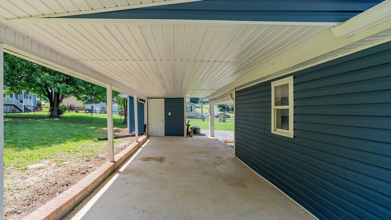 577 POND AVE, STANLEY, Virginia 22851, 3 Bedrooms Bedrooms, ,2 BathroomsBathrooms,Residential,577 POND AVE,678925 MLS # 678925