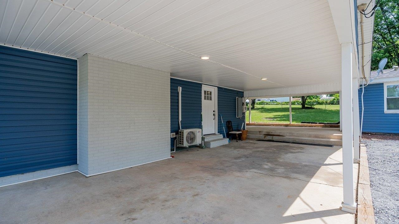 577 POND AVE, STANLEY, Virginia 22851, 3 Bedrooms Bedrooms, ,2 BathroomsBathrooms,Residential,577 POND AVE,678925 MLS # 678925