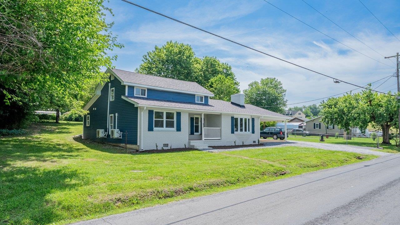 577 POND AVE, STANLEY, Virginia 22851, 3 Bedrooms Bedrooms, ,2 BathroomsBathrooms,Residential,577 POND AVE,678925 MLS # 678925